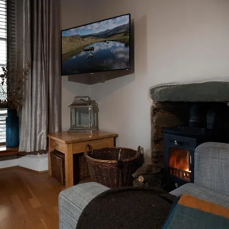 Cosy - Central - - 2 Bedroom - 1 Bathroom