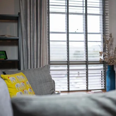Apartment Cosy - Central - - 2 Bedroom - 1 Bathroom