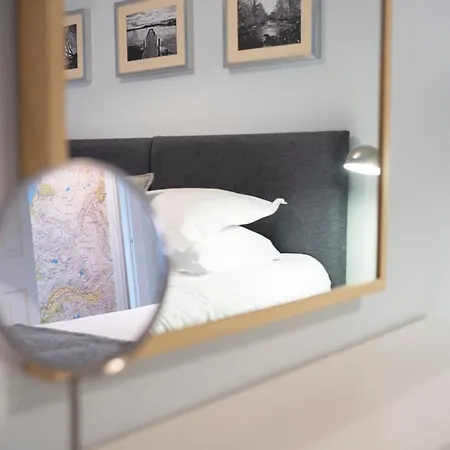 Apartment Cosy - Central - - 2 Bedroom - 1 Bathroom *