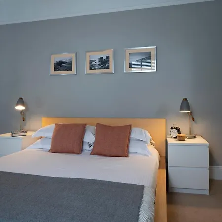 Apartment Cosy - Central - - 2 Bedroom - 1 Bathroom *